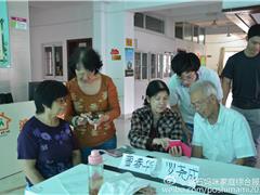 “爱·益拱北”微创投计划乐龄大学项目在婆石社区开展《婆石社区长者手机互助班》