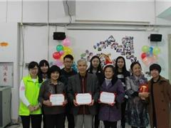 爷爷奶奶们毕业啦！——“爱·益”拱北微创投公益项目“乐龄大学”婆石社区长者手机互助班