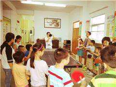 “乒乓乒乓”东风社区青少年暑期玩转乒乓运动