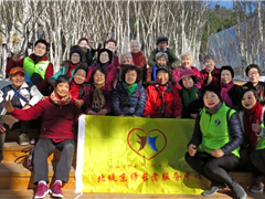 在南方看冬雪——北堤社工带长者体验雪景与留影，过与众不同的冬至