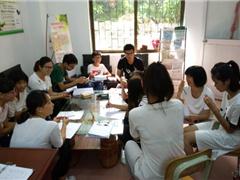 京师社工联动志愿者上门探访敬老院长者