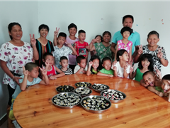“祖孙乐融融，手工寿司制作”慈幼学堂活动